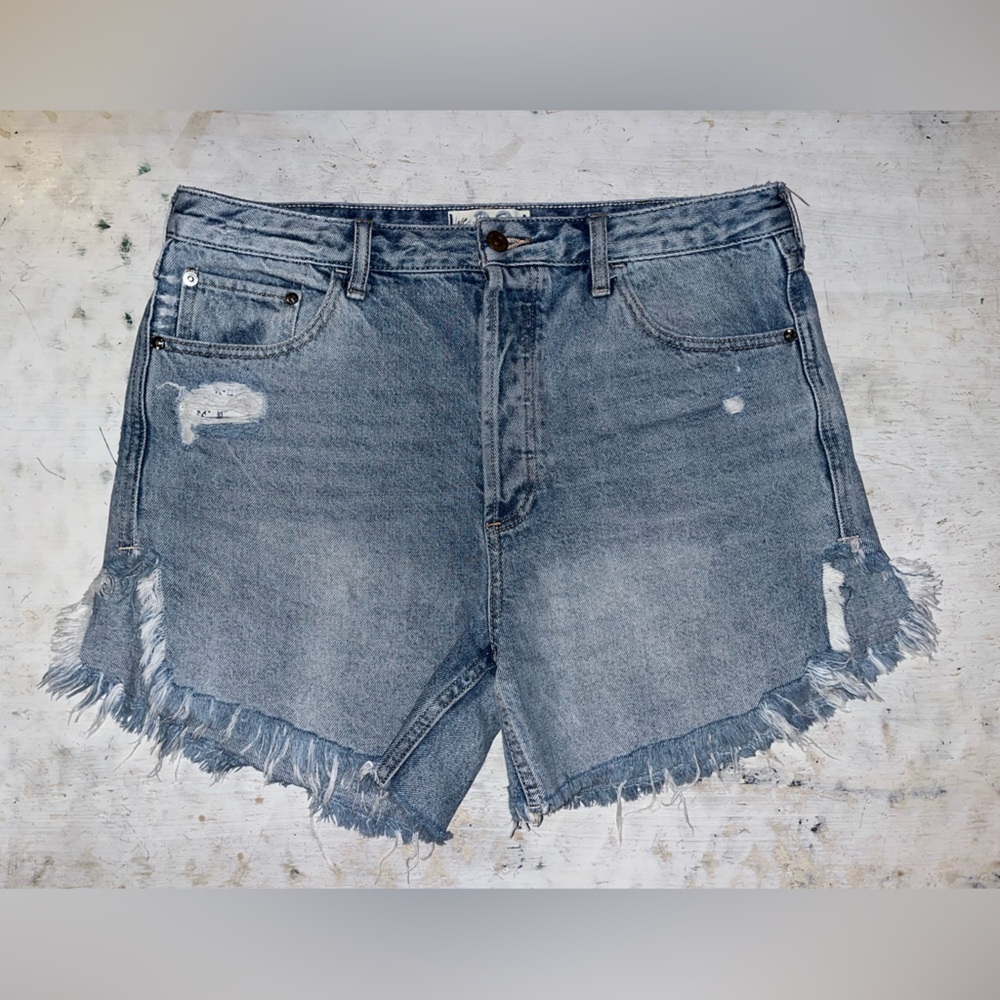 We The Free raw hem high rise button Jean short | size 29